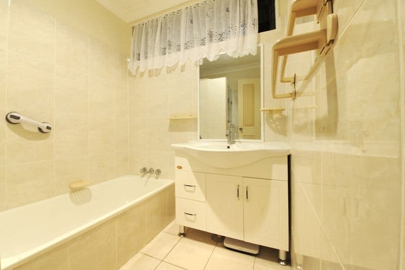 24 Wambiri Street, CANNONVALE QLD 4802, Cannonvale - Thumbnail 5