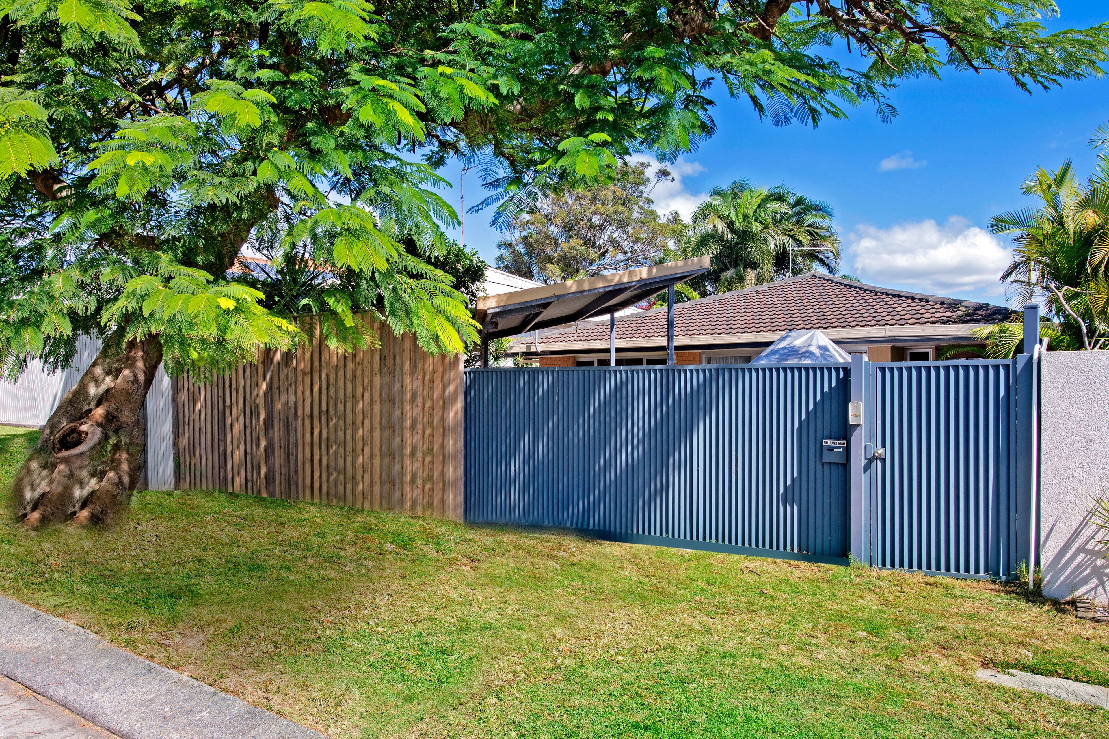 98 Dolphin Avenue, Mermaid Beach QLD 4218, Mermaid Beach - Thumbnail 3