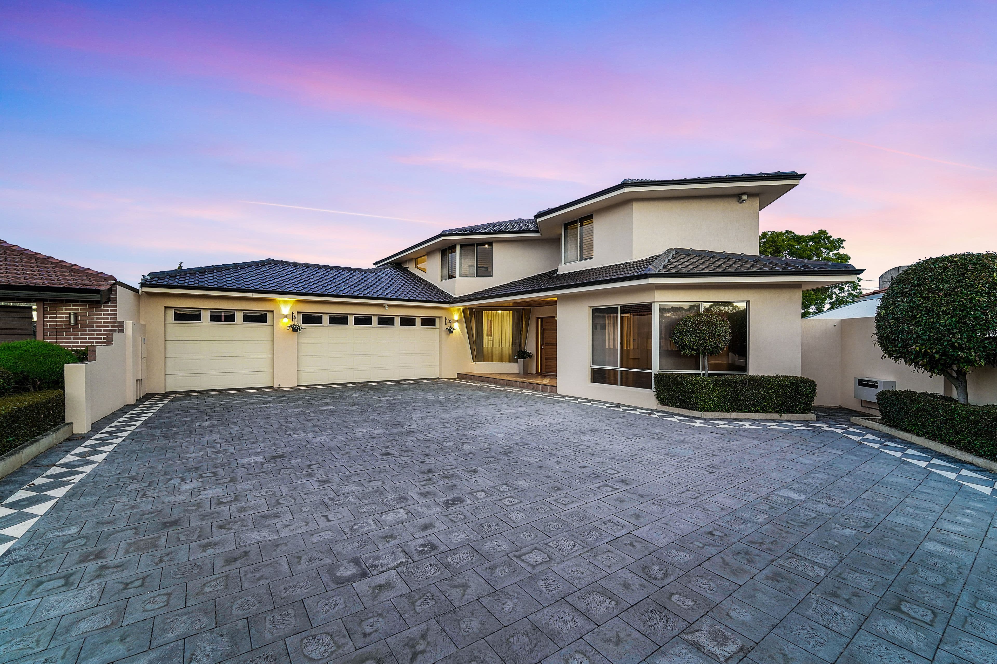 6 Charles Avenue, Casino - Image 1