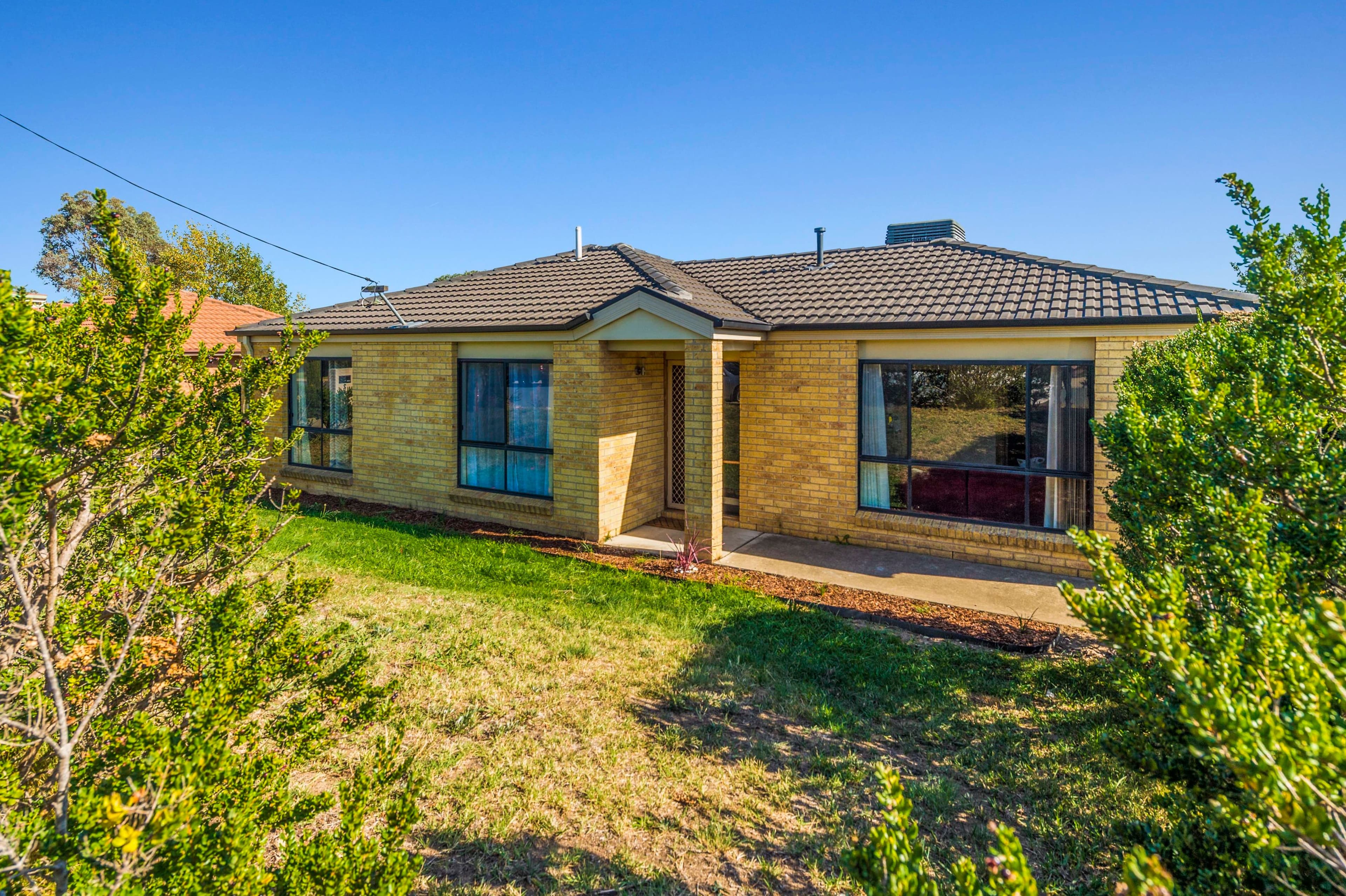22 Hellmund Street, Queanbeyan NSW 2620, Queanbeyan - Image 1