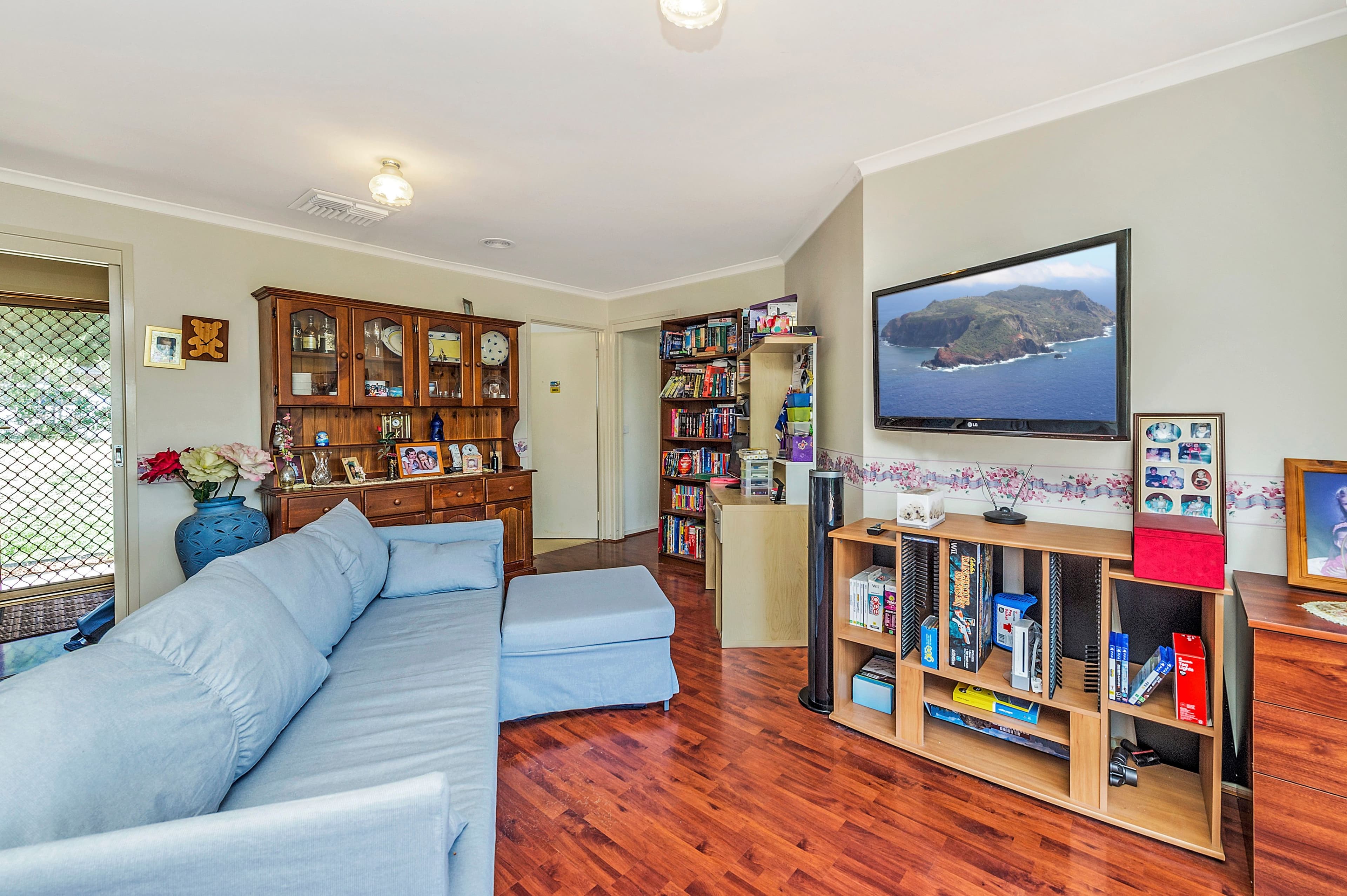 22 Hellmund Street, Queanbeyan NSW 2620, Queanbeyan - Thumbnail 2