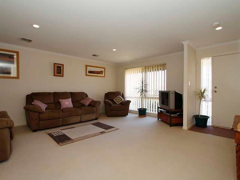 21 Mansfield Street, NOARLUNGA DOWNS SA 5168, Noarlunga Downs - Thumbnail 2