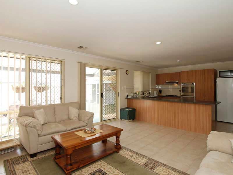 21 Mansfield Street, NOARLUNGA DOWNS SA 5168, Noarlunga Downs - Thumbnail 8