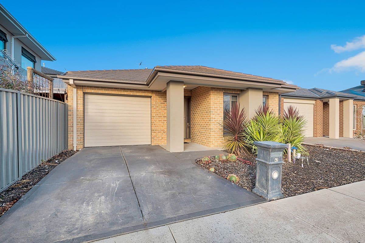 42 Yellow Robin Circuit, Cranbourne East VIC 3977, Cranbourne East - Image 1