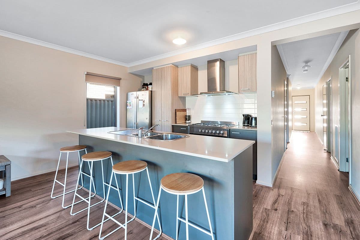 42 Yellow Robin Circuit, Cranbourne East VIC 3977, Cranbourne East - Thumbnail 2