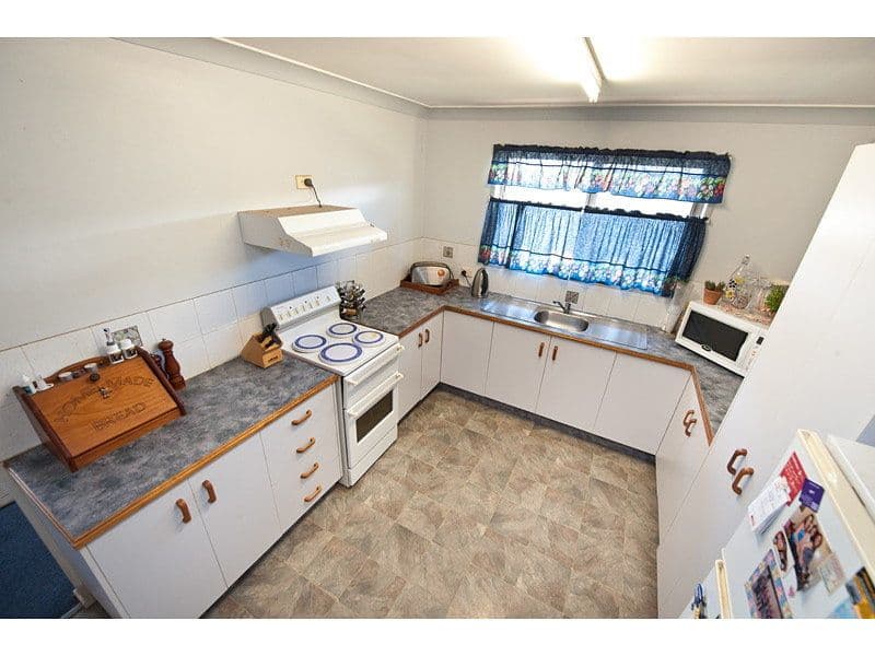 28 Smithwick Street, NORMAN GARDENS QLD 4701, Norman Gardens - Thumbnail 3