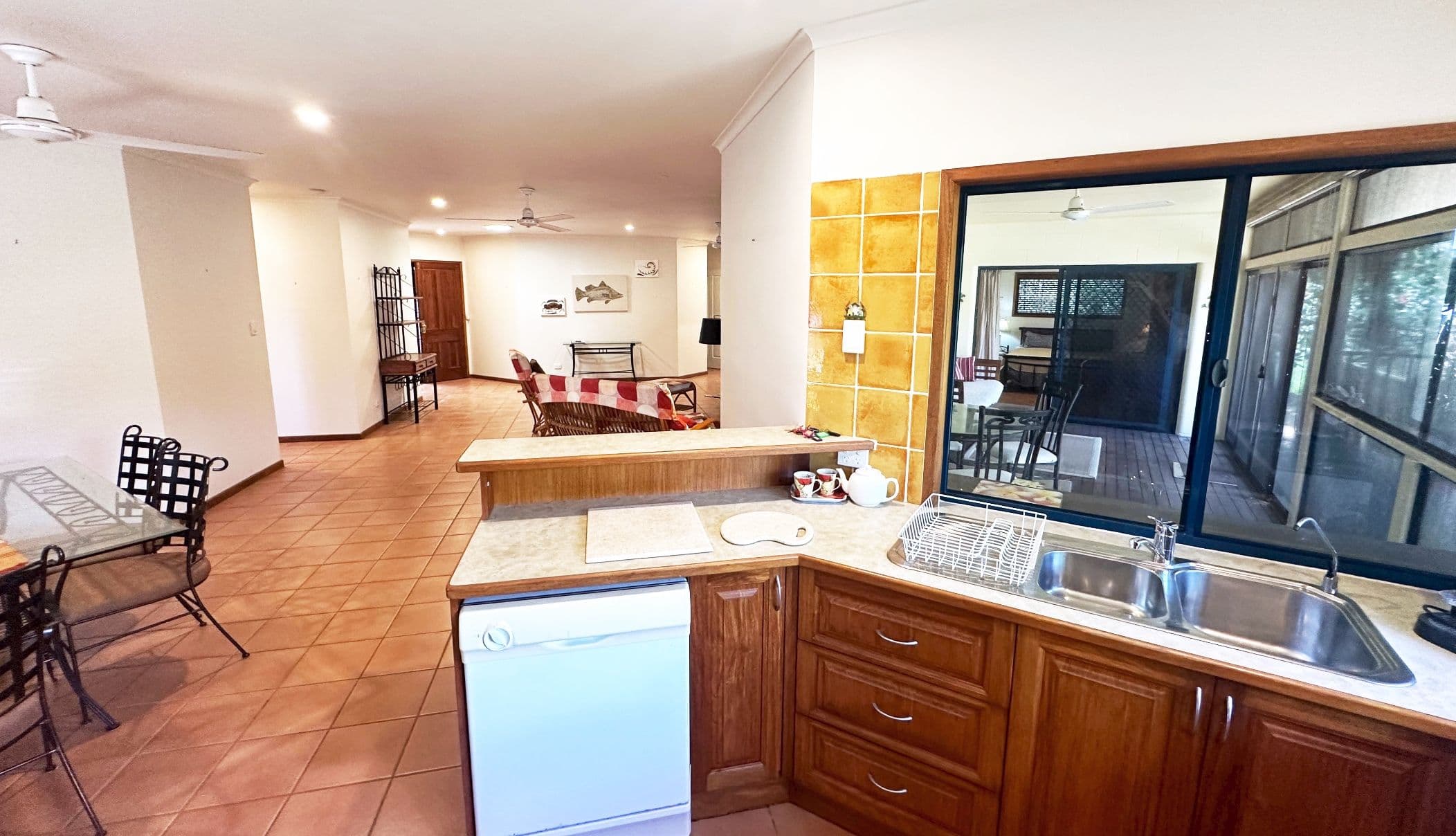 13 Admiralty Street, SOUTH MISSION QLD 4852, South Mission Beach - Thumbnail 3
