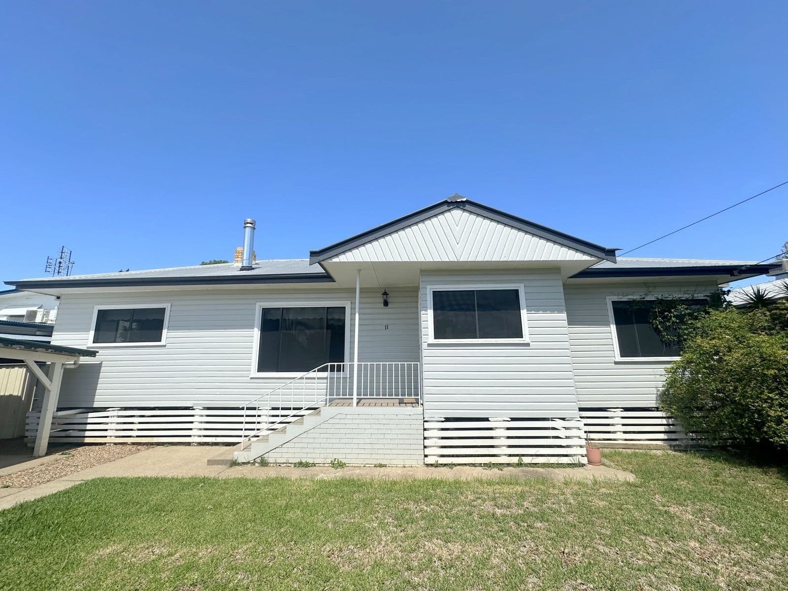 11 Lucksall Street, Moree NSW 2400, Moree - Thumbnail 2