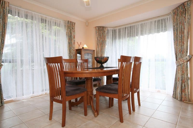 3 Mayfair Court, CHIRNSIDE PARK VIC 3116, Chirnside Park - Thumbnail 3