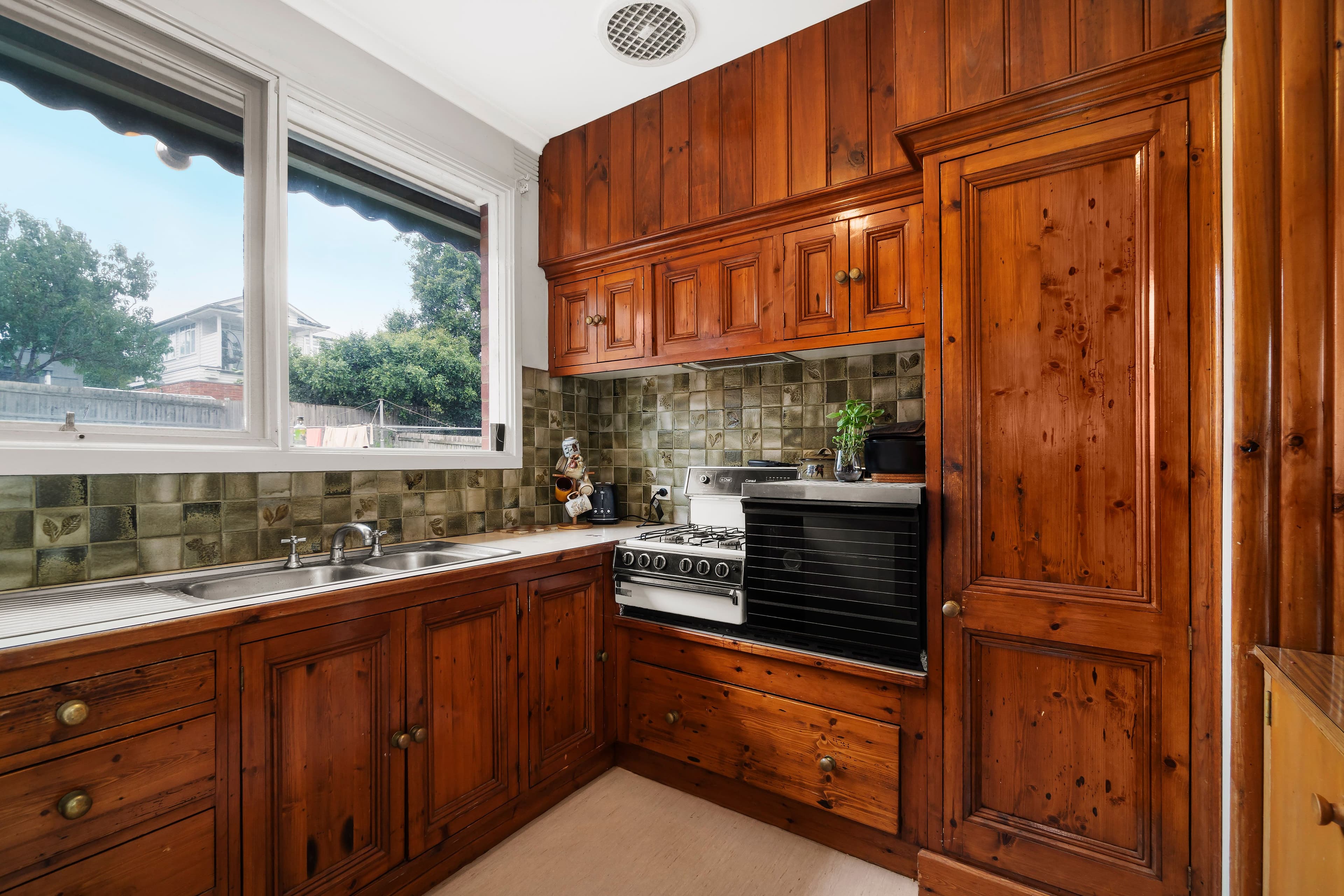 5 Gilbert Grove, Carnegie VIC 3163, Carnegie - Thumbnail 4