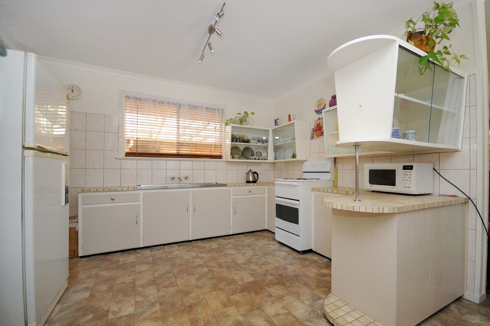 19 Tynedale Avenue, NEWTOWN QLD 4350, Newtown - Thumbnail 5