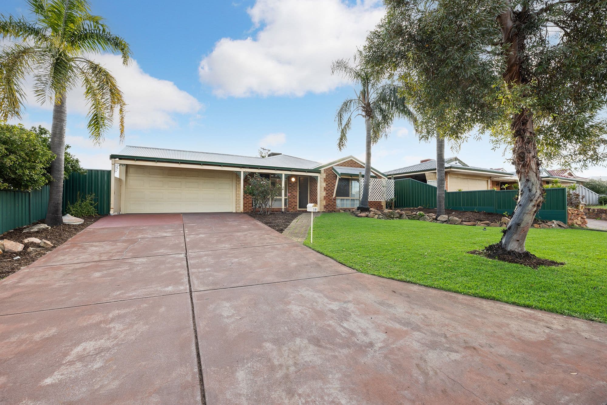 19 Pinewood Place, Beechboro WA 6063, Beechboro - Thumbnail 2