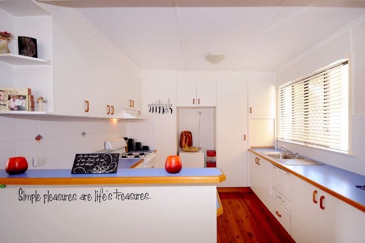 31 Catto Street, CENTENARY HEIGHTS QLD 4350, Centenary Heights - Thumbnail 3