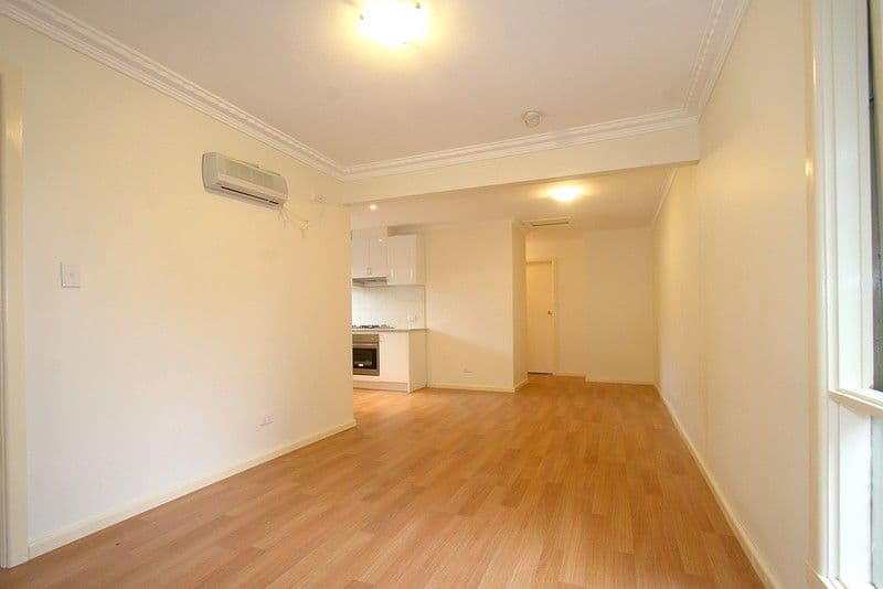 8 Chauvel Street, BENTLEIGH EAST VIC 3165, Bentleigh East - Thumbnail 2