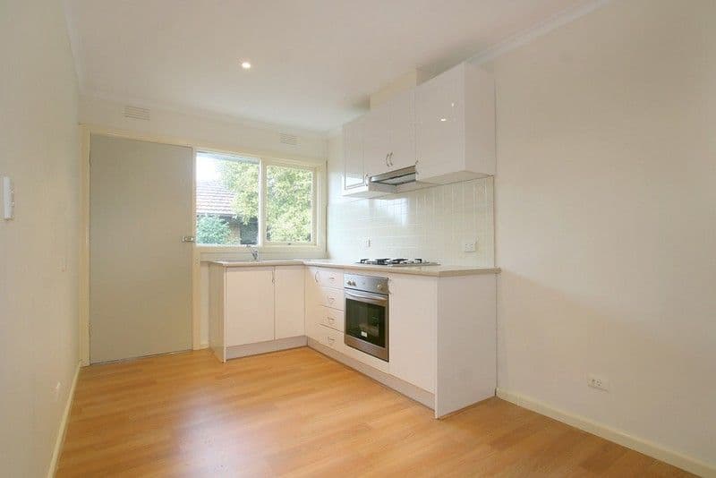 8 Chauvel Street, BENTLEIGH EAST VIC 3165, Bentleigh East - Thumbnail 3