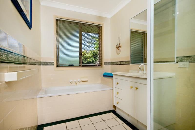 102 Merridown Drive, MERRIMAC QLD 4226, Merrimac - Thumbnail 6