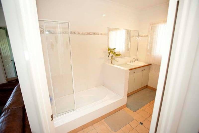 14 Gower Street, HOLLAND PARK WEST QLD 4121, Holland Park West - Thumbnail 5