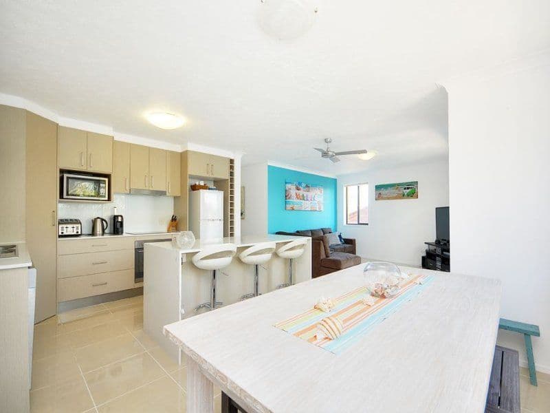 39 Duet Drive, MERMAID WATERS QLD 4218, Mermaid Waters - Thumbnail 2