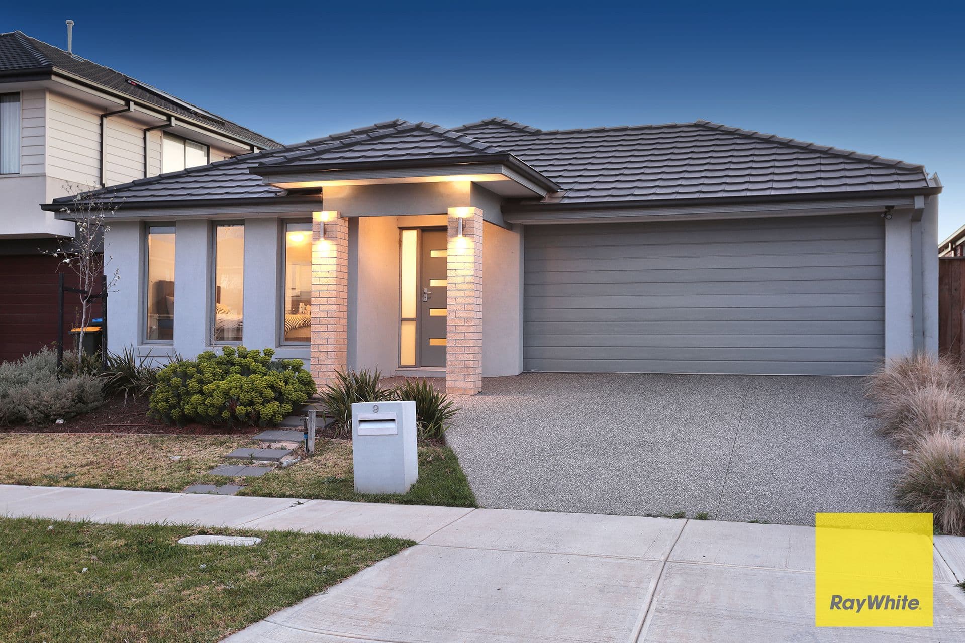9 Newport Avenue, Williams Landing VIC 3027, Williams Landing - Thumbnail 2
