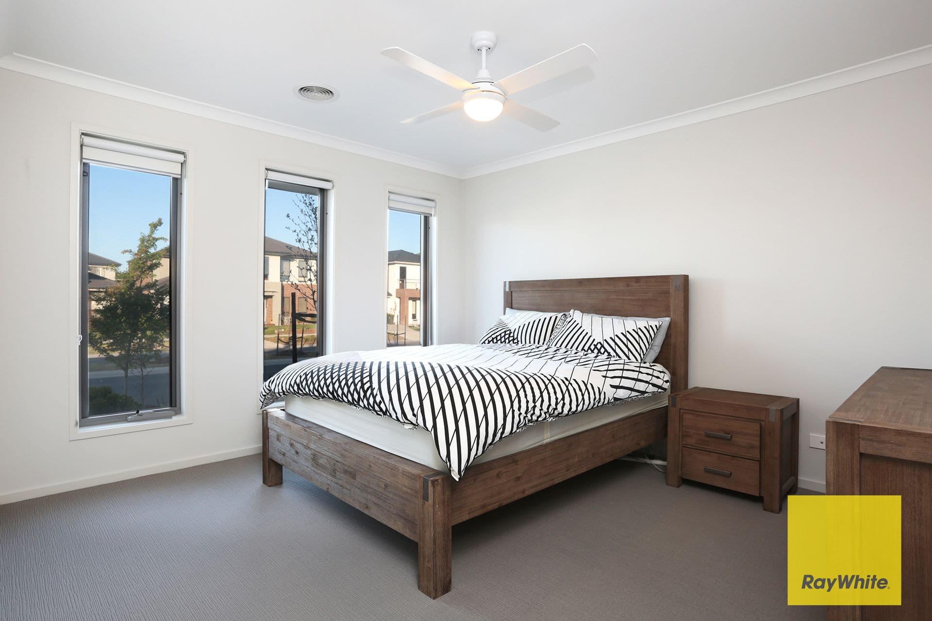 9 Newport Avenue, Williams Landing VIC 3027, Williams Landing - Thumbnail 8