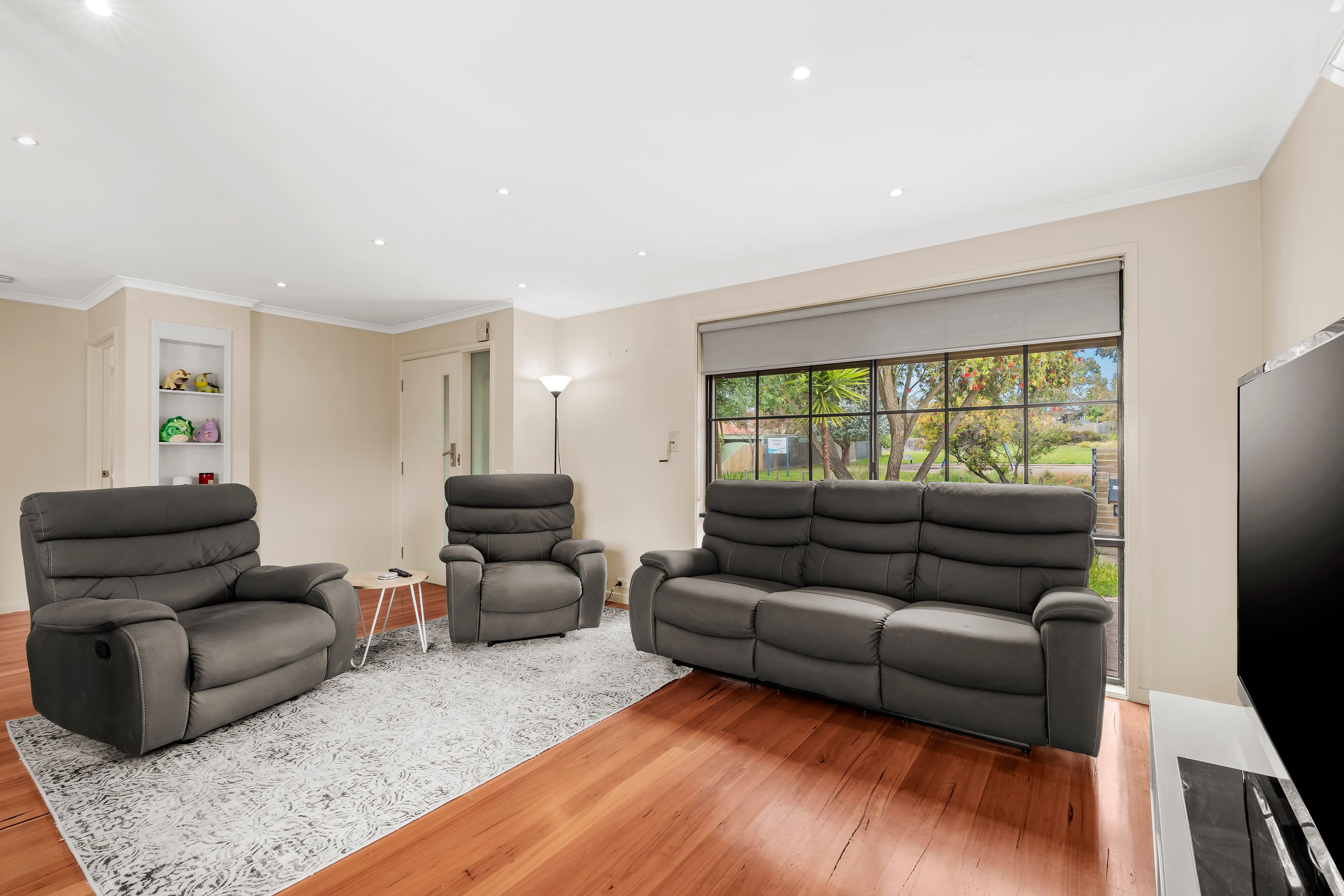 25 Hinkler Drive, Mill Park VIC 3082, Mill Park - Thumbnail 3