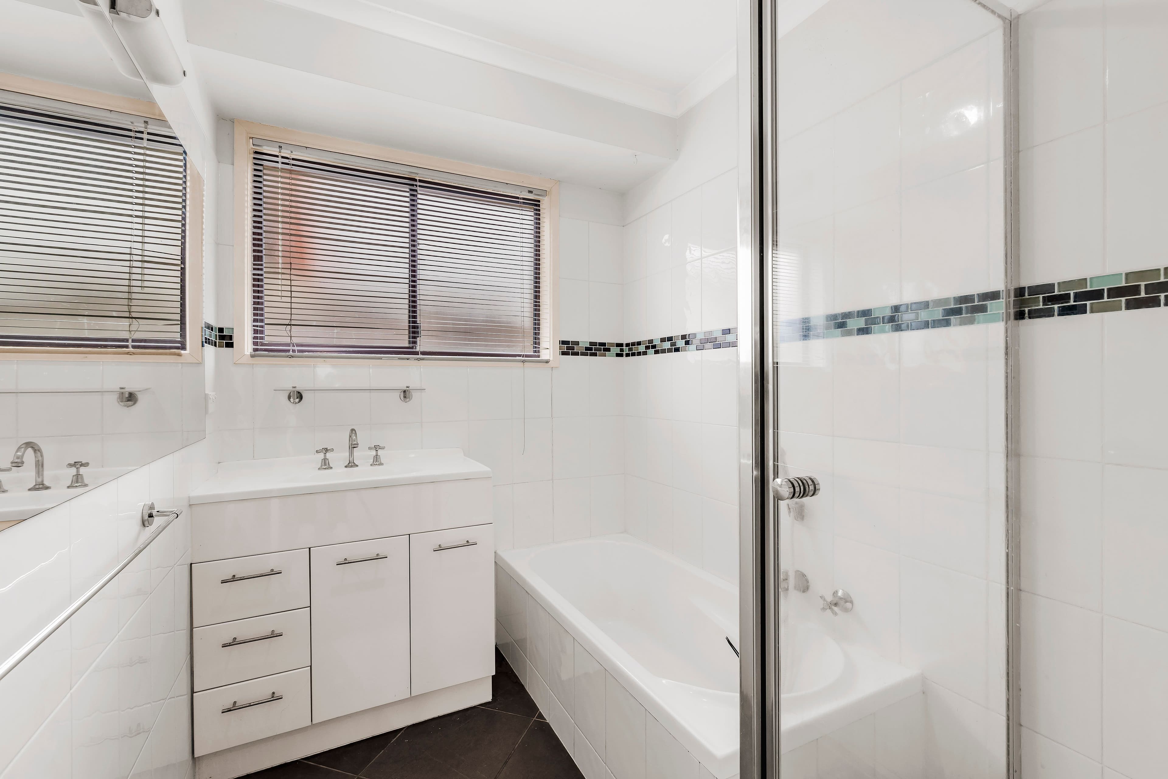 25 Hinkler Drive, Mill Park VIC 3082, Mill Park - Thumbnail 5