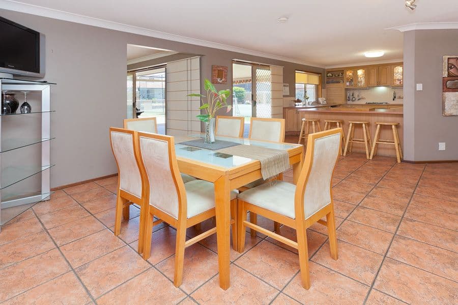 4 Hewton Court, WISHART QLD 4122, Wishart - Thumbnail 5