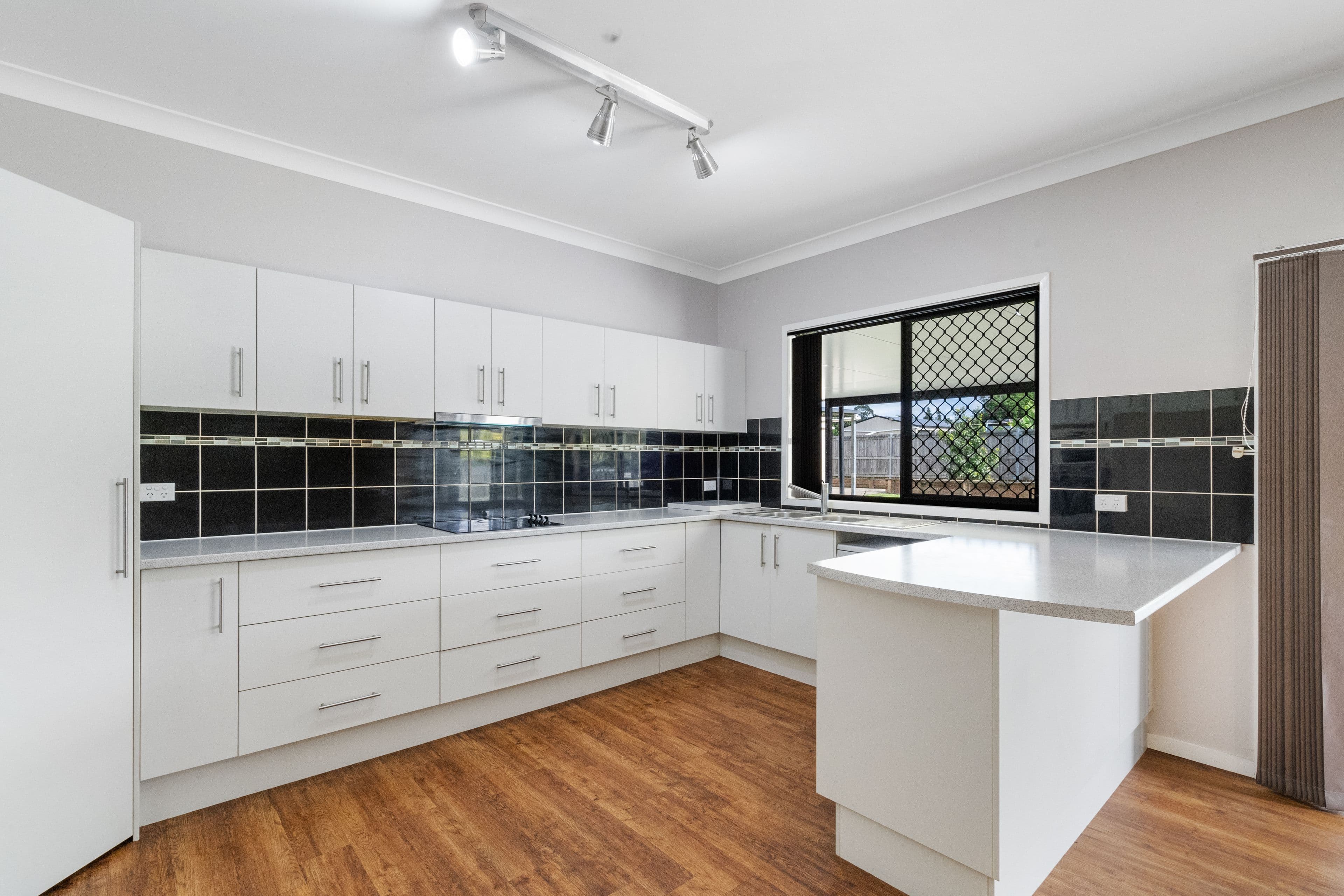 8-12 Rose Almond Street, FLAGSTONE QLD 4280, Flagstone - Thumbnail 6