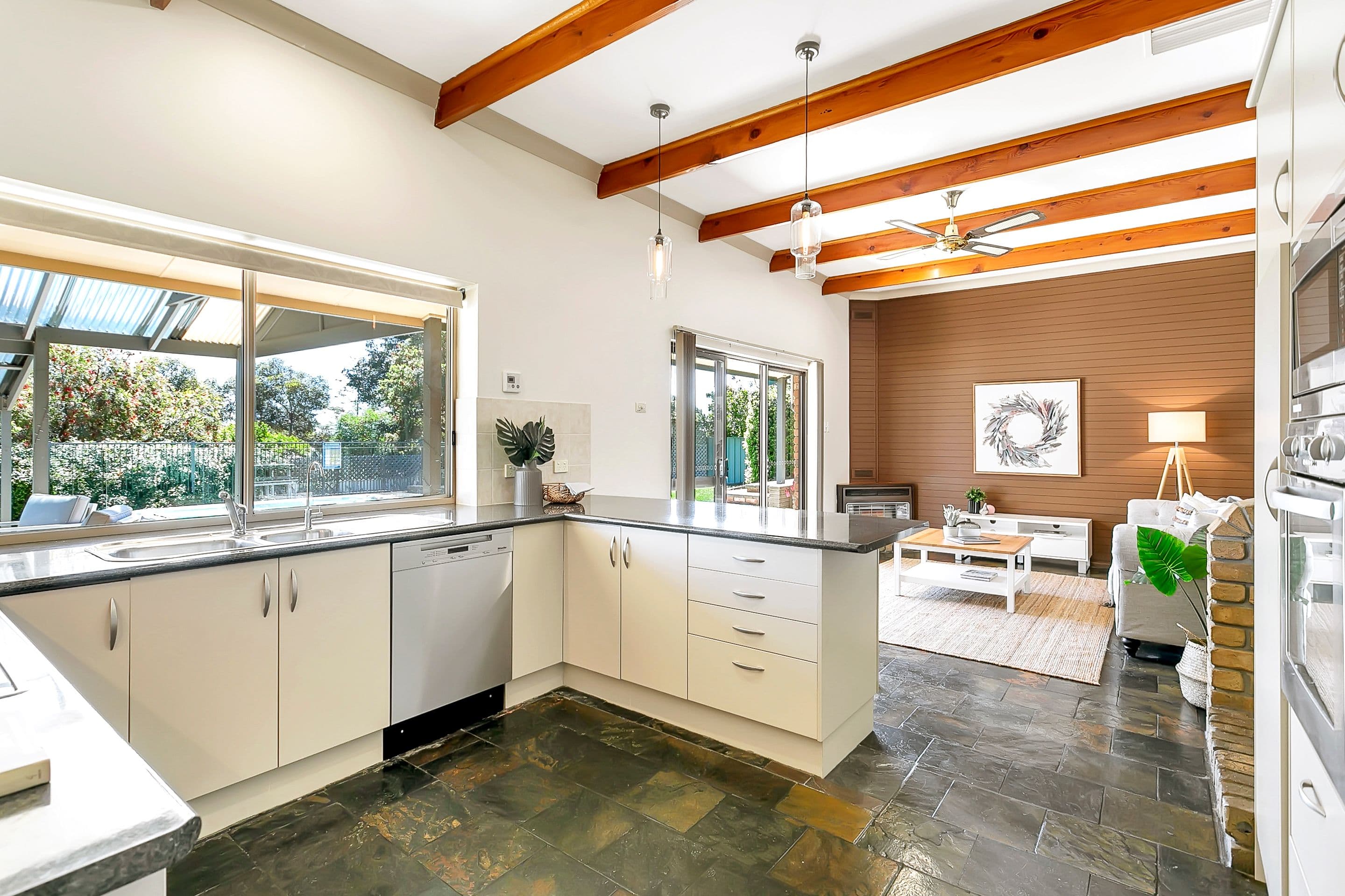 12 Leah Street, Aberfoyle Park SA 5159, Aberfoyle Park - Thumbnail 4