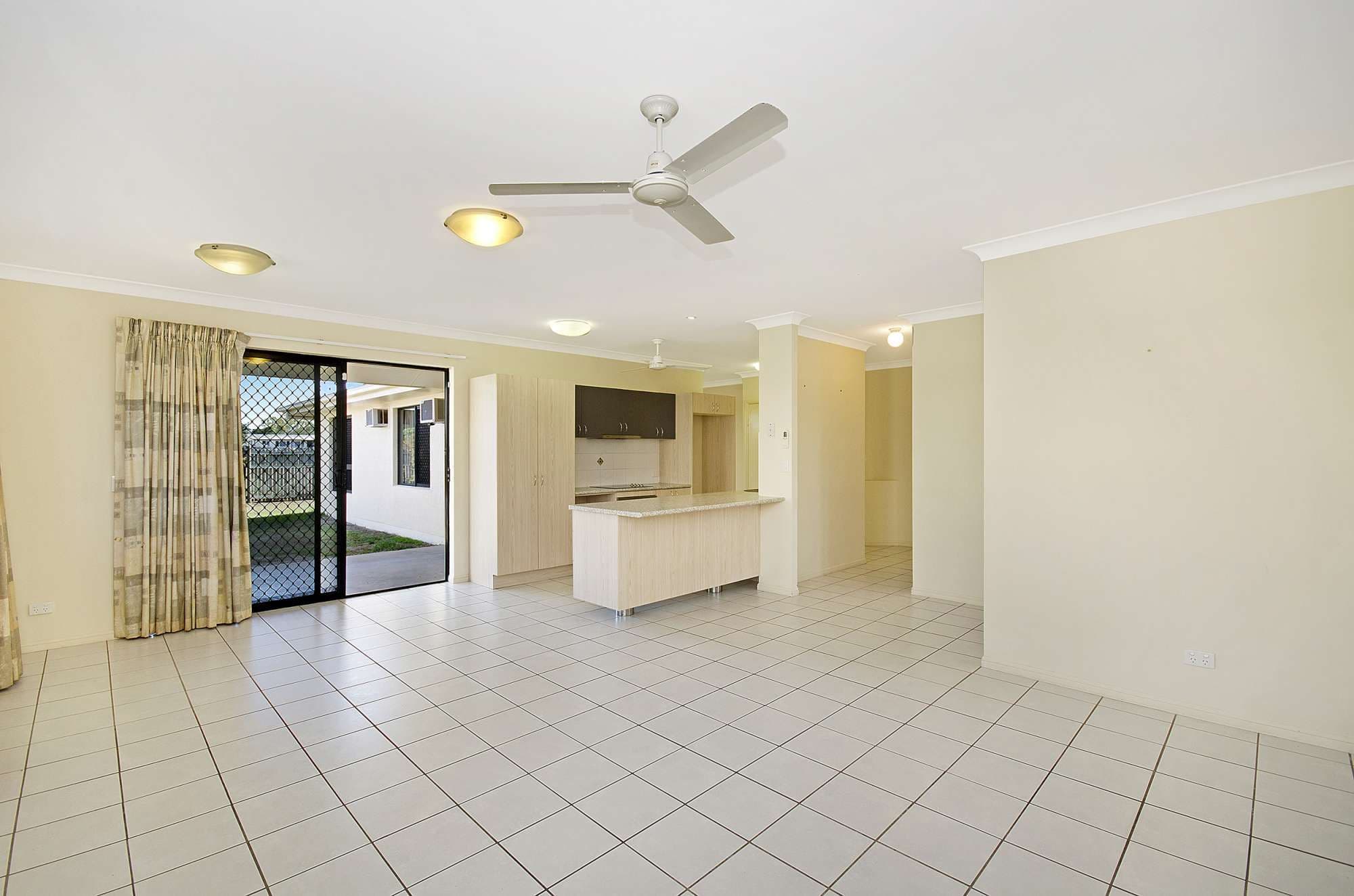 72 Brenton Circuit, DEERAGUN QLD 4818, Deeragun - Thumbnail 2