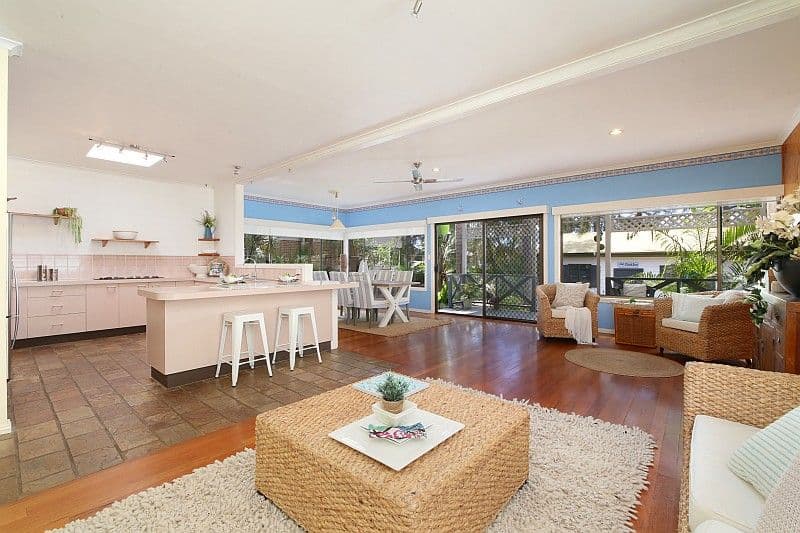 37 Restella Avenue, Davistown - Thumbnail 2