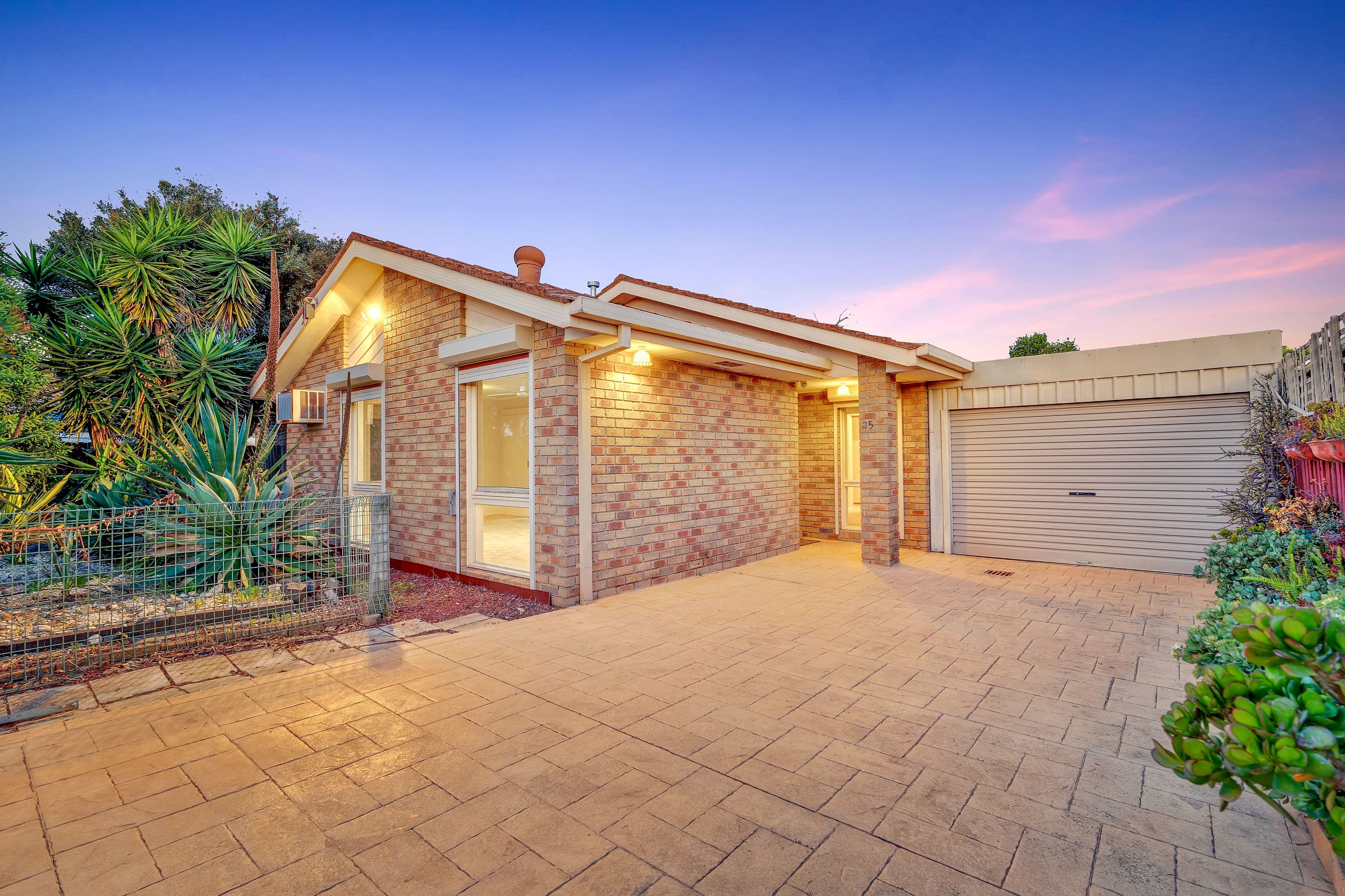 25 Northleigh Avenue, Craigieburn VIC 3064, Craigieburn - Image 1