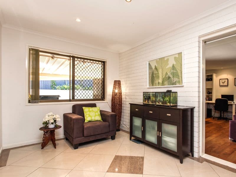 33 Gwydir Street, RIVERHILLS QLD 4074, Riverhills - Thumbnail 5
