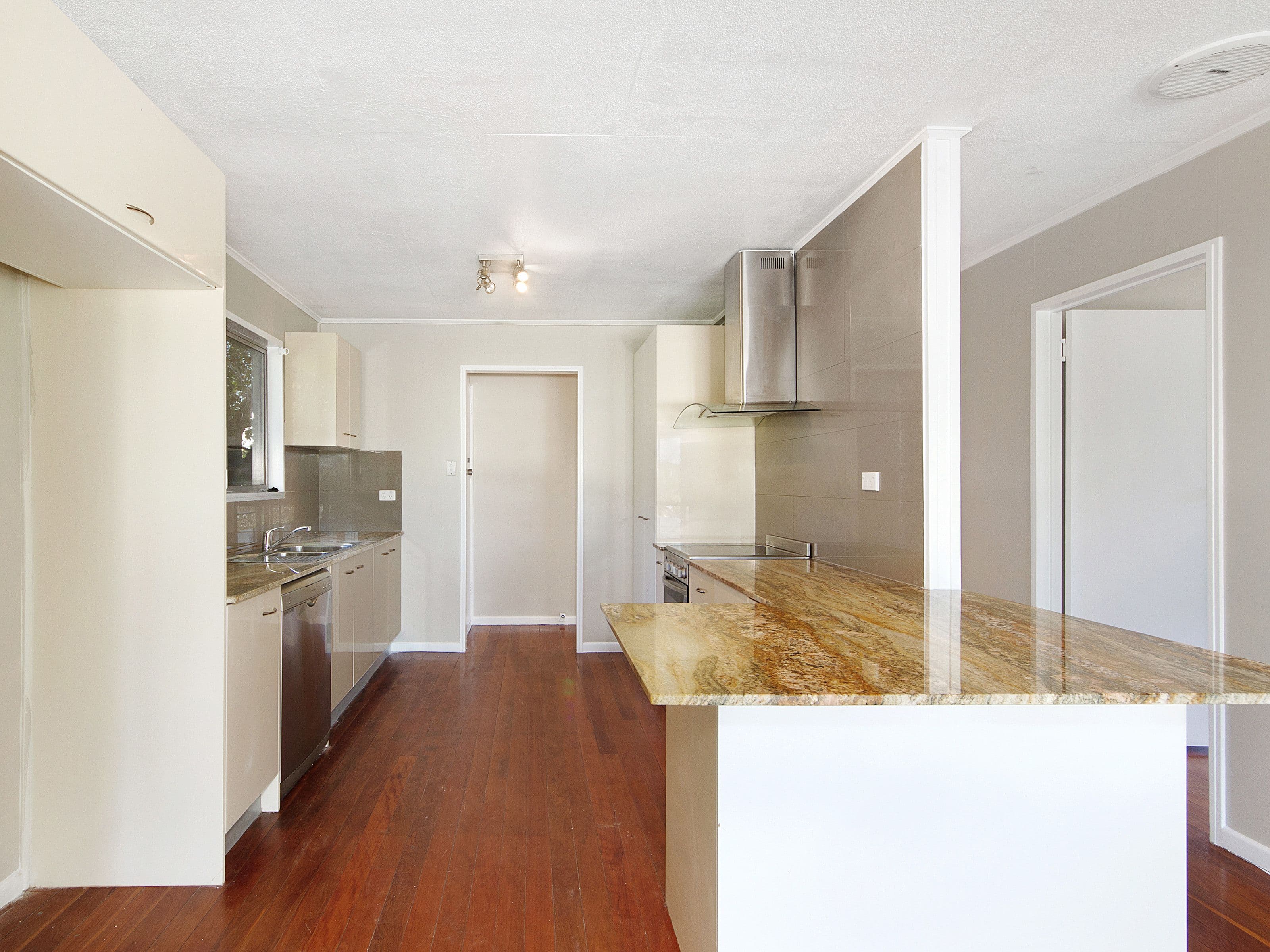 53 Blake Street, Southport QLD 4215, Southport - Thumbnail 5