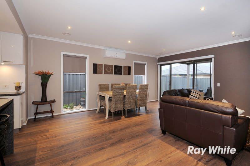 14 Hermes Avenue, CRANBOURNE VIC 3977, Cranbourne - Thumbnail 6