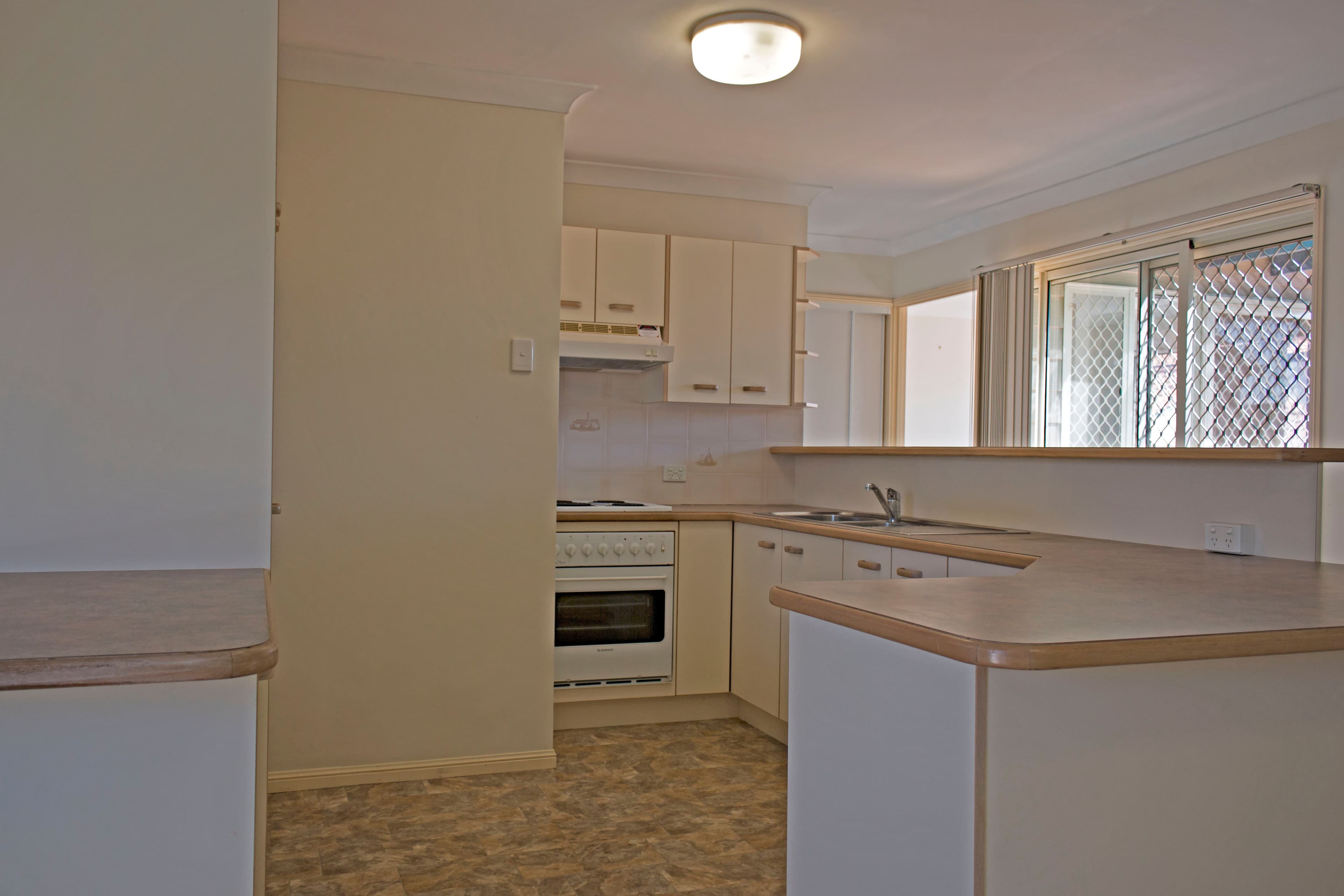 18 Murphy Street, Scarborough QLD 4020, Scarborough - Thumbnail 4