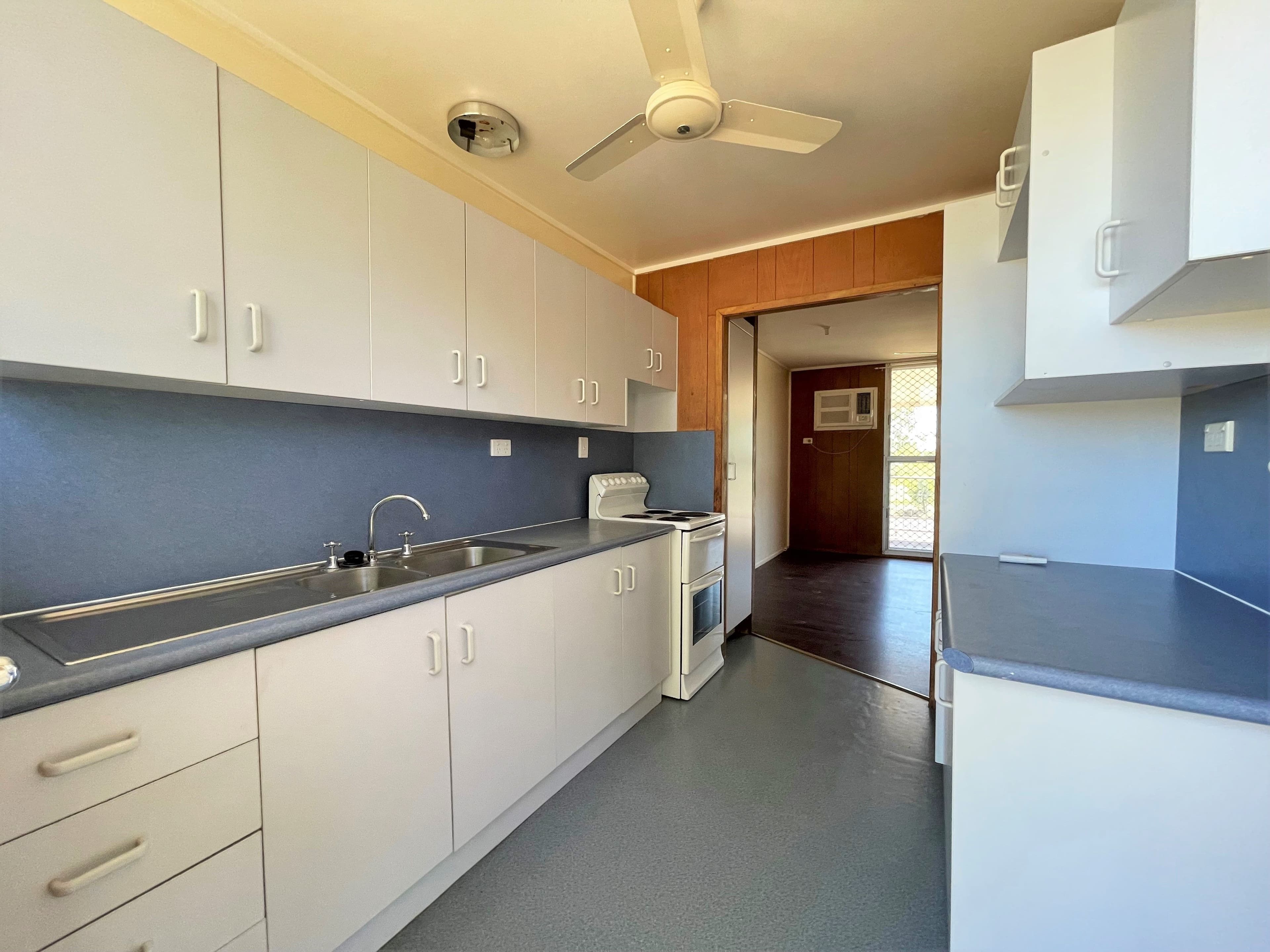 97 Yew Street, Barcaldine QLD 4725, Barcaldine - Thumbnail 7