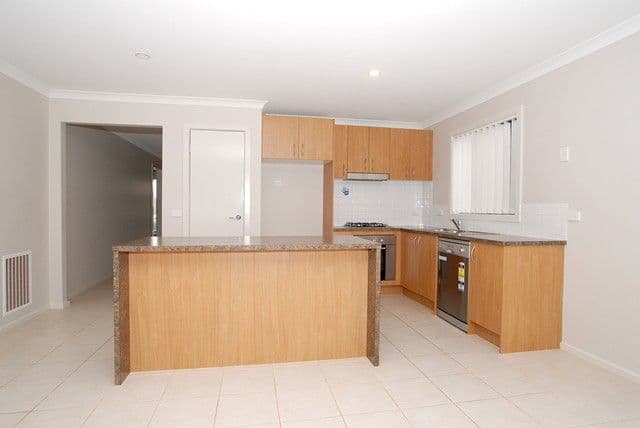 46 Lady Penrhyn Drive, WYNDHAM VALE VIC 3024, Wyndham Vale - Thumbnail 3