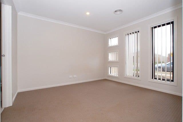 46 Lady Penrhyn Drive, WYNDHAM VALE VIC 3024, Wyndham Vale - Thumbnail 6