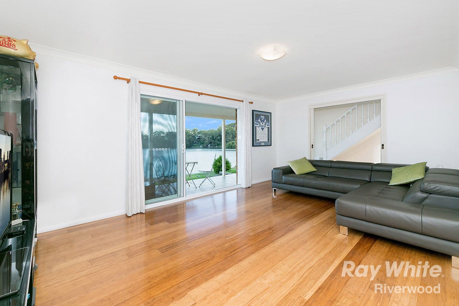 58 Como Road, Oyster Bay - Thumbnail 2