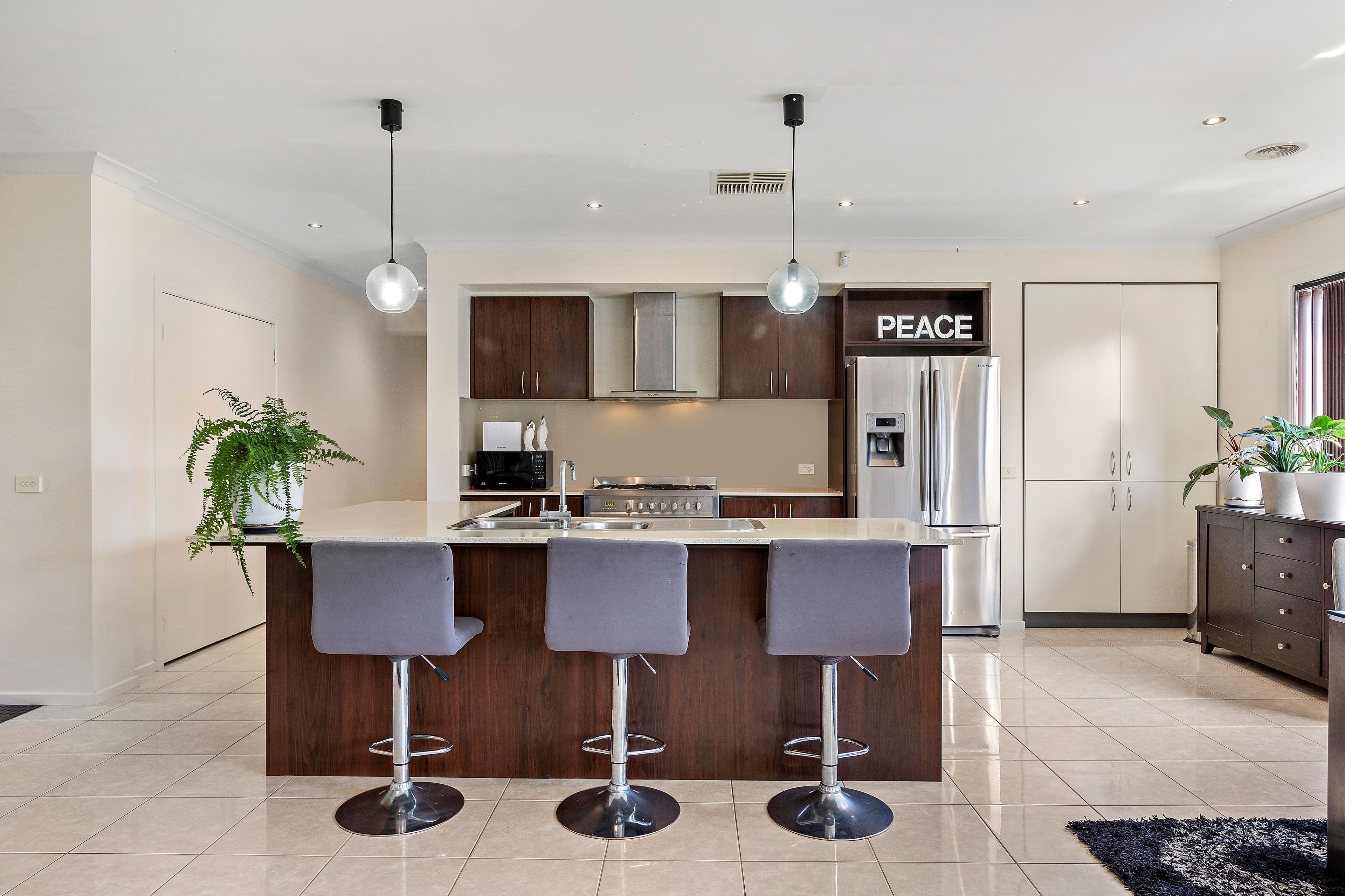 12 Peveril Avenue, DERRIMUT VIC 3026, Derrimut - Thumbnail 2