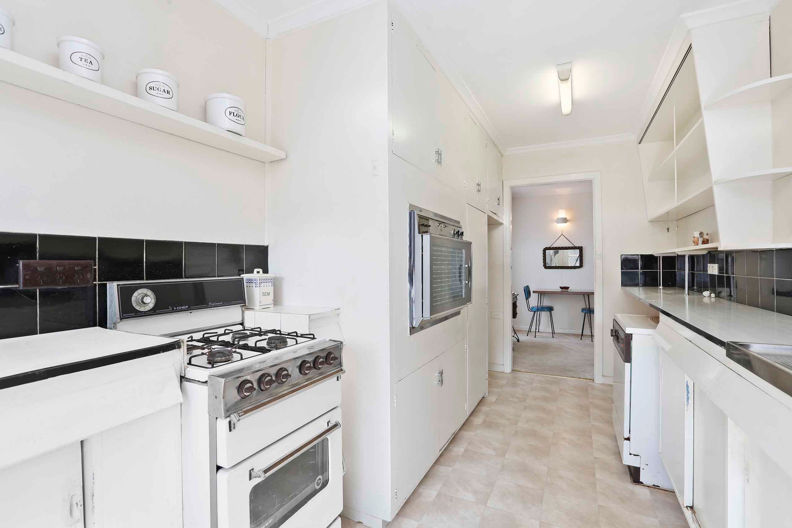 129 Barrabool Road, Highton VIC 3216, Highton - Thumbnail 6