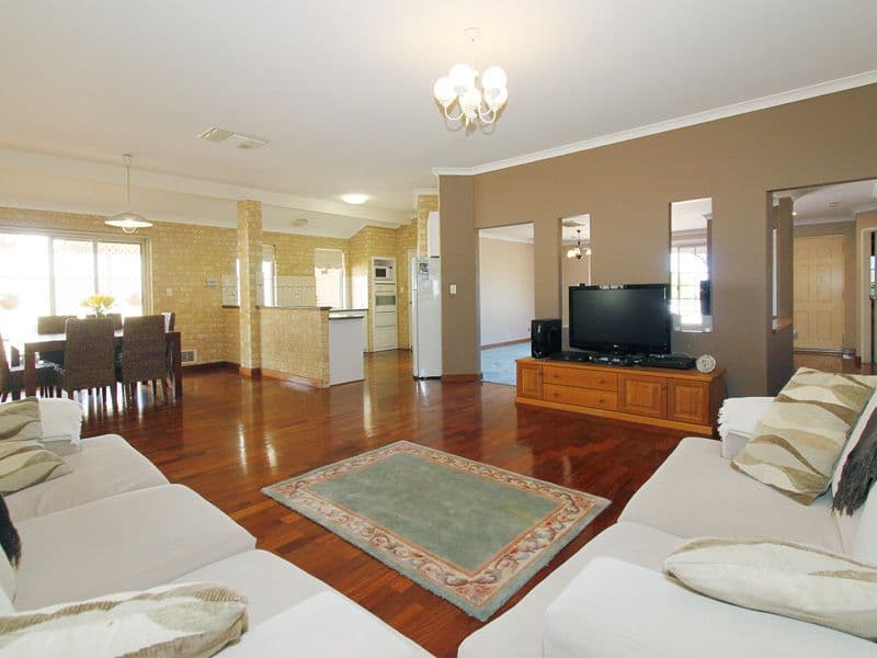 15 Jilakin Loop, CANNING VALE WA 6155, Canning Vale - Thumbnail 2