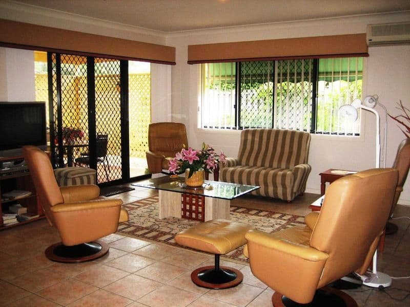35  Beachcomber Court, BURLEIGH WATERS QLD 4220, Burleigh Waters - Thumbnail 2