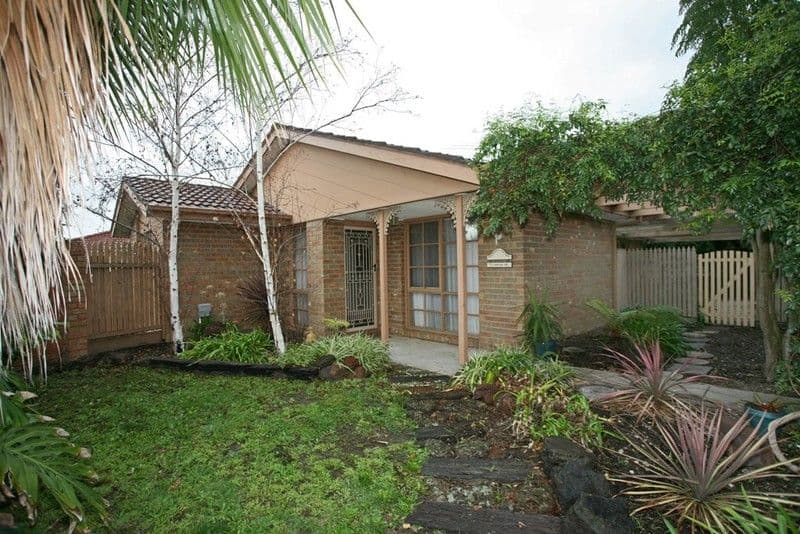 25 Coolong Avenue, BERWICK VIC 3806, Berwick - Image 1