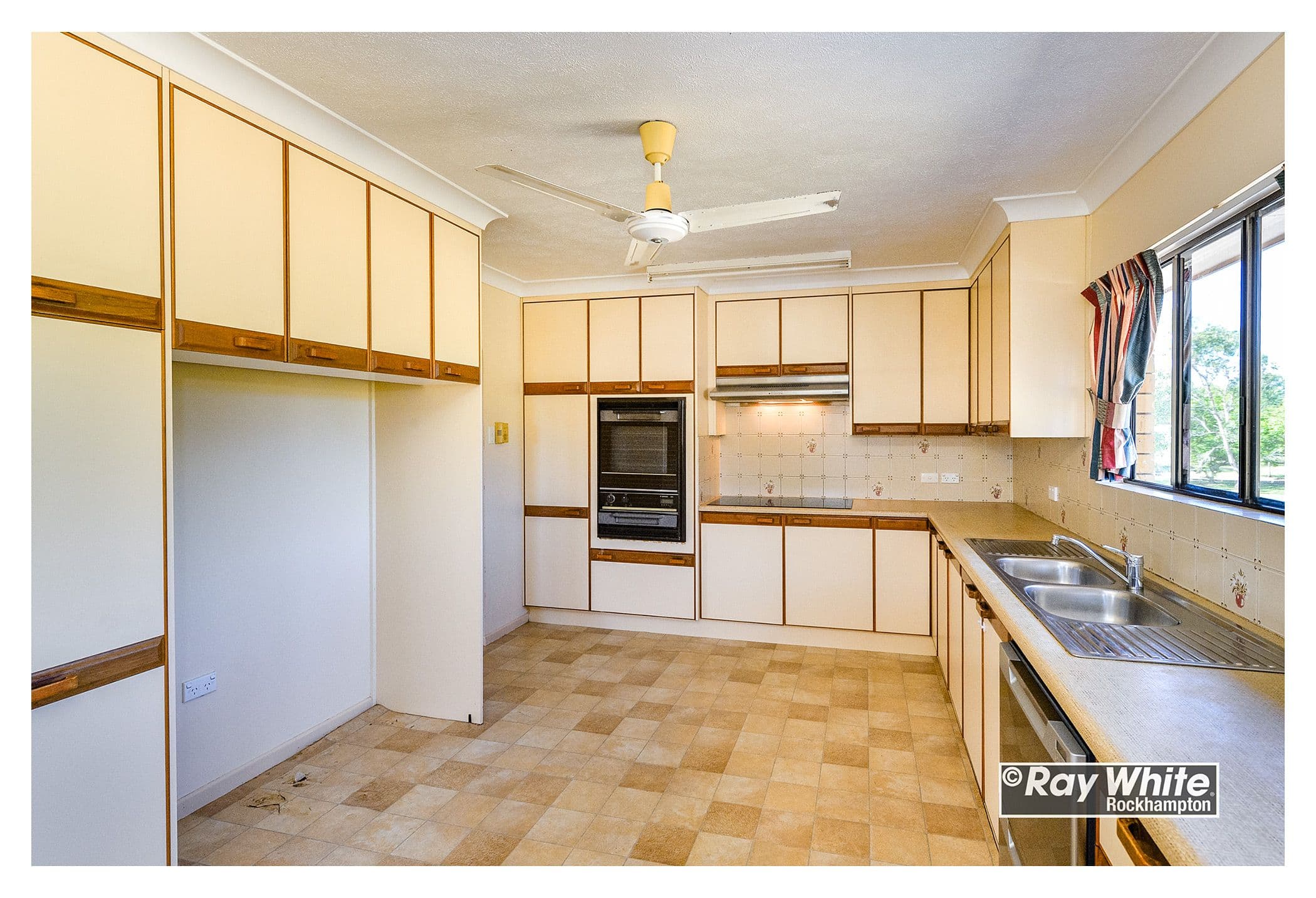 32 EMMERSON Drive, Glenlee QLD 4711, Glenlee - Thumbnail 5