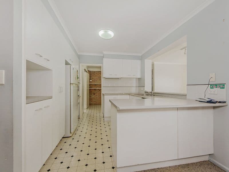 17 Winani Drive, ASHMORE QLD 4214, Ashmore - Thumbnail 4