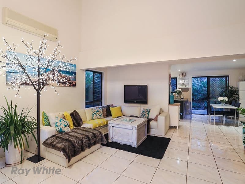 18 Lant Street, Chapel Hill QLD 4069, Chapel Hill - Thumbnail 2