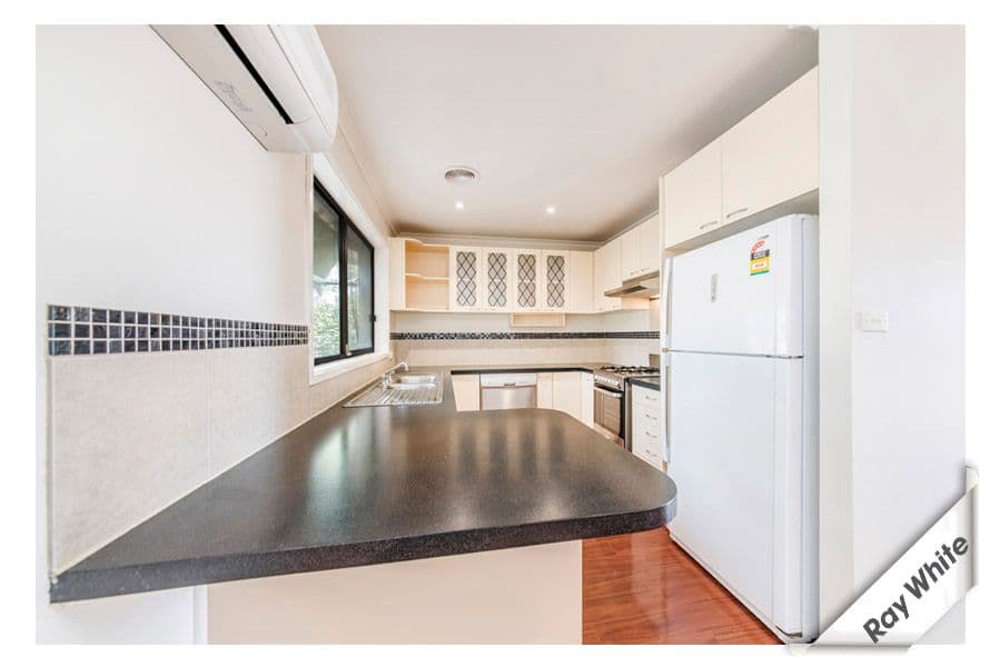 8 Wolfe Place, Gilmore ACT 2905, Gilmore - Thumbnail 5