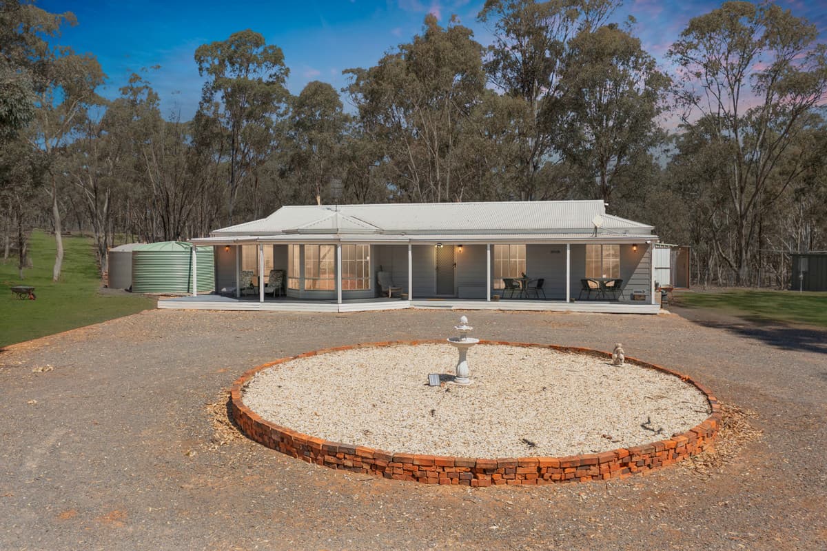 137 Logan-Wedderburn Road, Wedderburn VIC 3518, Wedderburn - Image 1